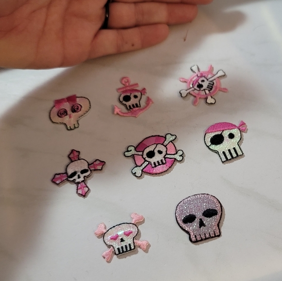 Skull iron on patches - Picture 3 of 4